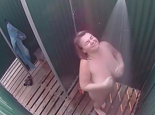 Chubby chick showers and shaves on hidden cam