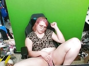 Horny Trans Girl Luna Fae plays with herself.
