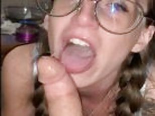 gros-nichons, orgasme, public, fellation, ejaculation-sur-le-corps, ados, branlette, compilation, salope, pute