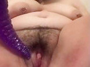 gros-nichons, grosse, poilue, masturbation, chatte-pussy, jouet, latina, belle-femme-ronde, gode, solo