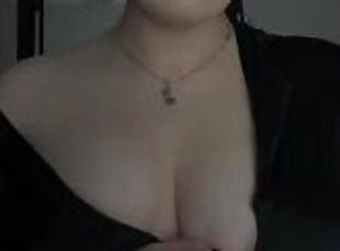 Before going to work I decided to cheer myself up, I really like to massage my tits, it excites me
