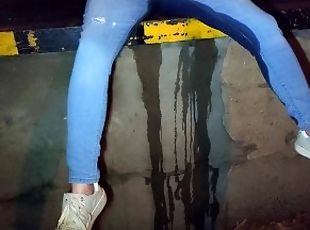 pisser, public, amateur, culotte, tchèque, jeans, brunette