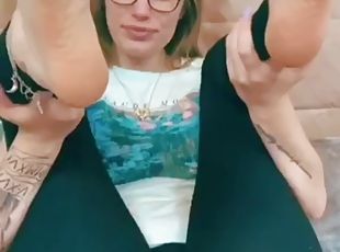 Geeky Student In Black Leggings Shows Her Amazing Feet With Her Legs U