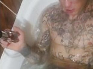 Hot Master Californialatex pump cock and masturbating in bath