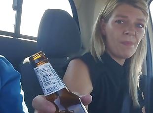 Sweet tinder date &#039;s first blowjob while driving