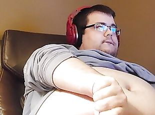 Chub strokes his short fat cock till he cums