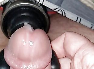 Flaccid cock cumming - slomo