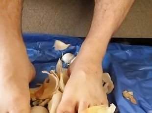 Man Toes Peels An Onion ASMR