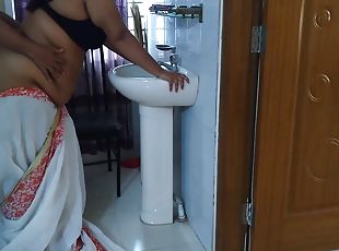 Indian College Mam In Saree Getting Ready To Go To Office, Hot Student Sees Madams Sexy Body And Fucks Hard - Huge Cum