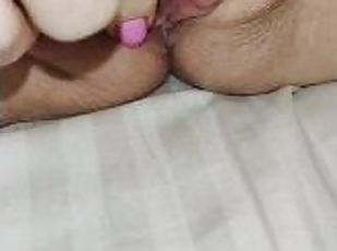 Masturbare (Masturbation), Pasarica, Nevasta, Milf, Mama, Cu degetelul, Simpatica, Frumoasa, Rasa, Uda