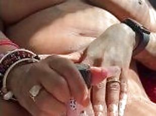 Fingering juicey pussy