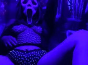 Hot babe masturbates in sexy Halloween costume ???? !!